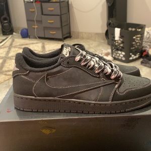 Travis Scott Jordan 1 Low Black Phantoms